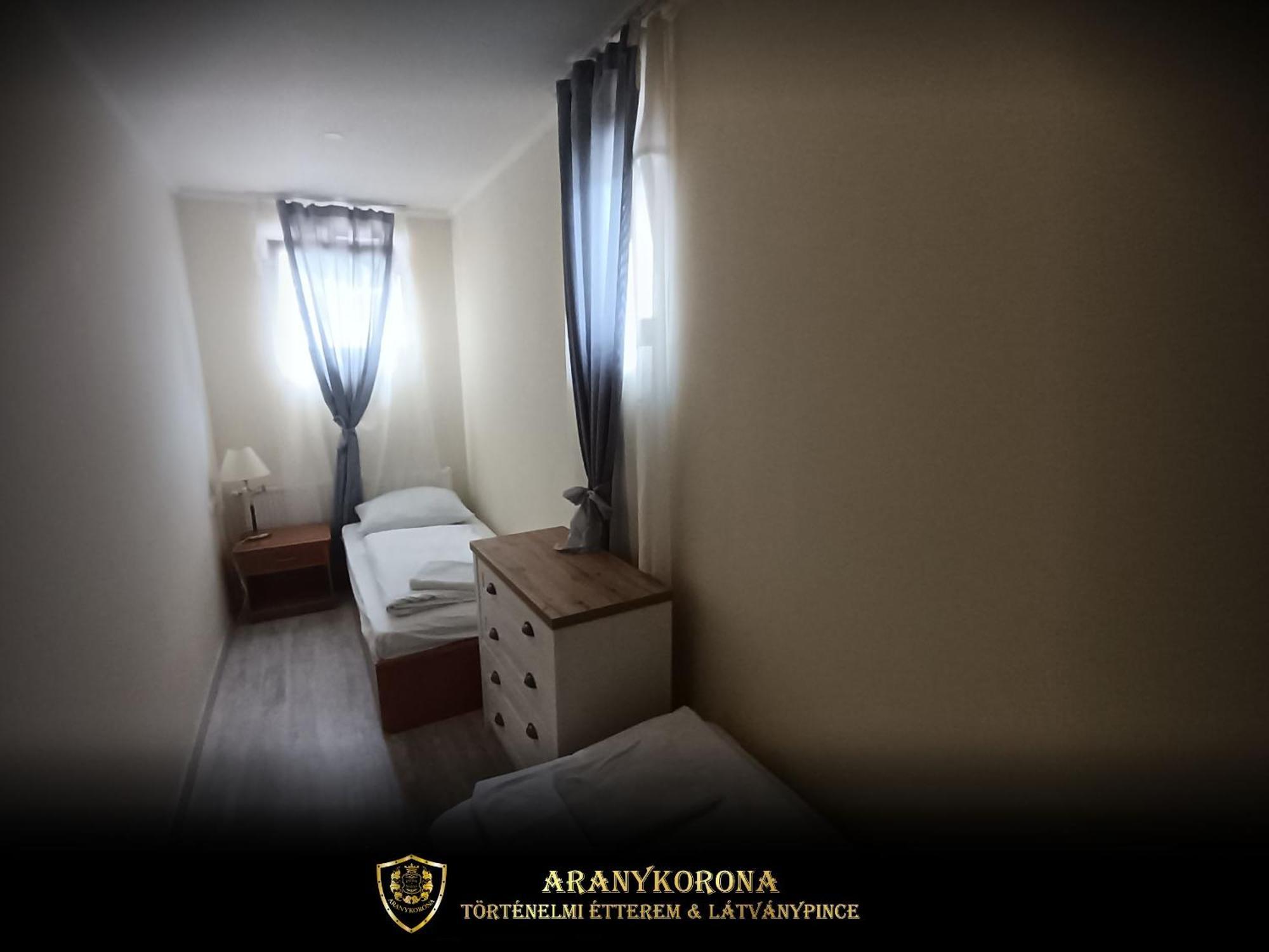 Aranykorona Apartmanhaz Miskolc Exterior foto